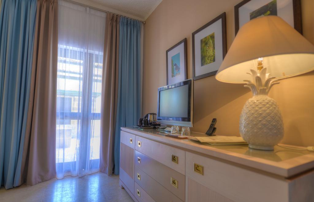 Triple Room,318943689:JPEG